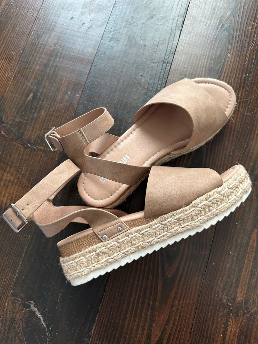 CUSHIONAIRE Women's Espadrille Flatform Open Toe Sandal NWOT